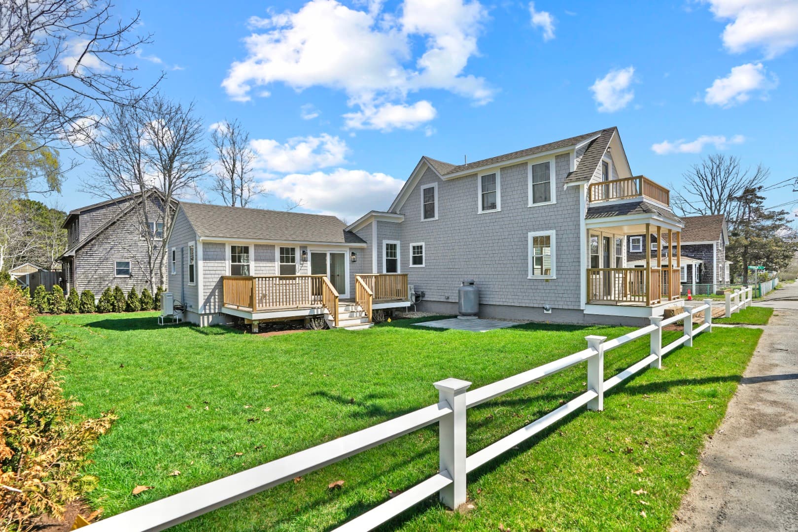 33 Vineyard Avenue