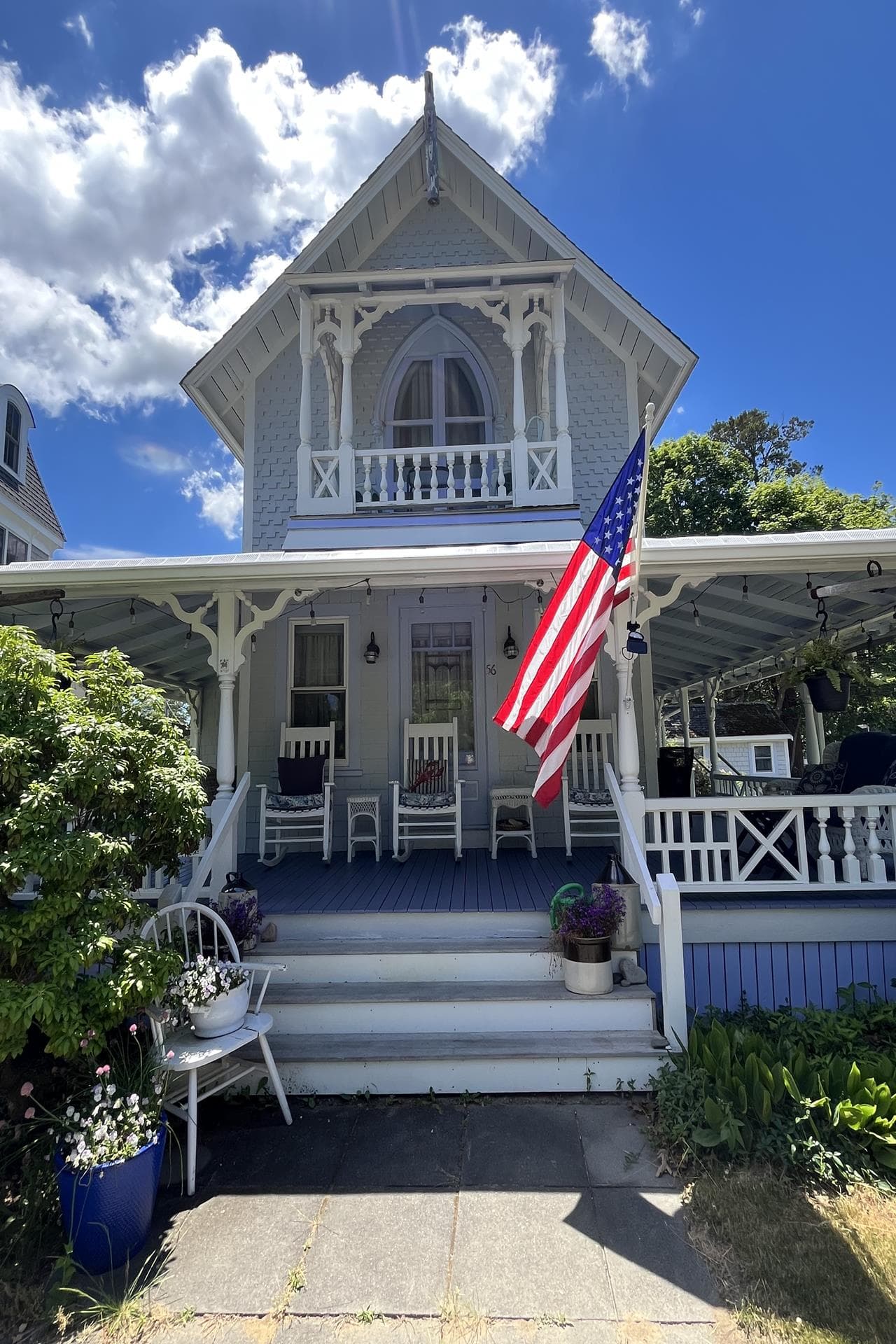 In Town Victorian Walk to Beach