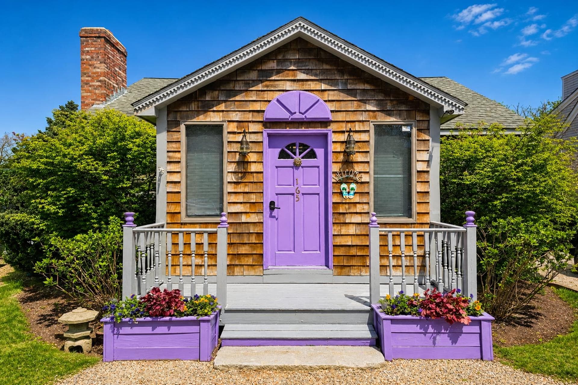House on 165 New York Avenue in Oak Bluffs