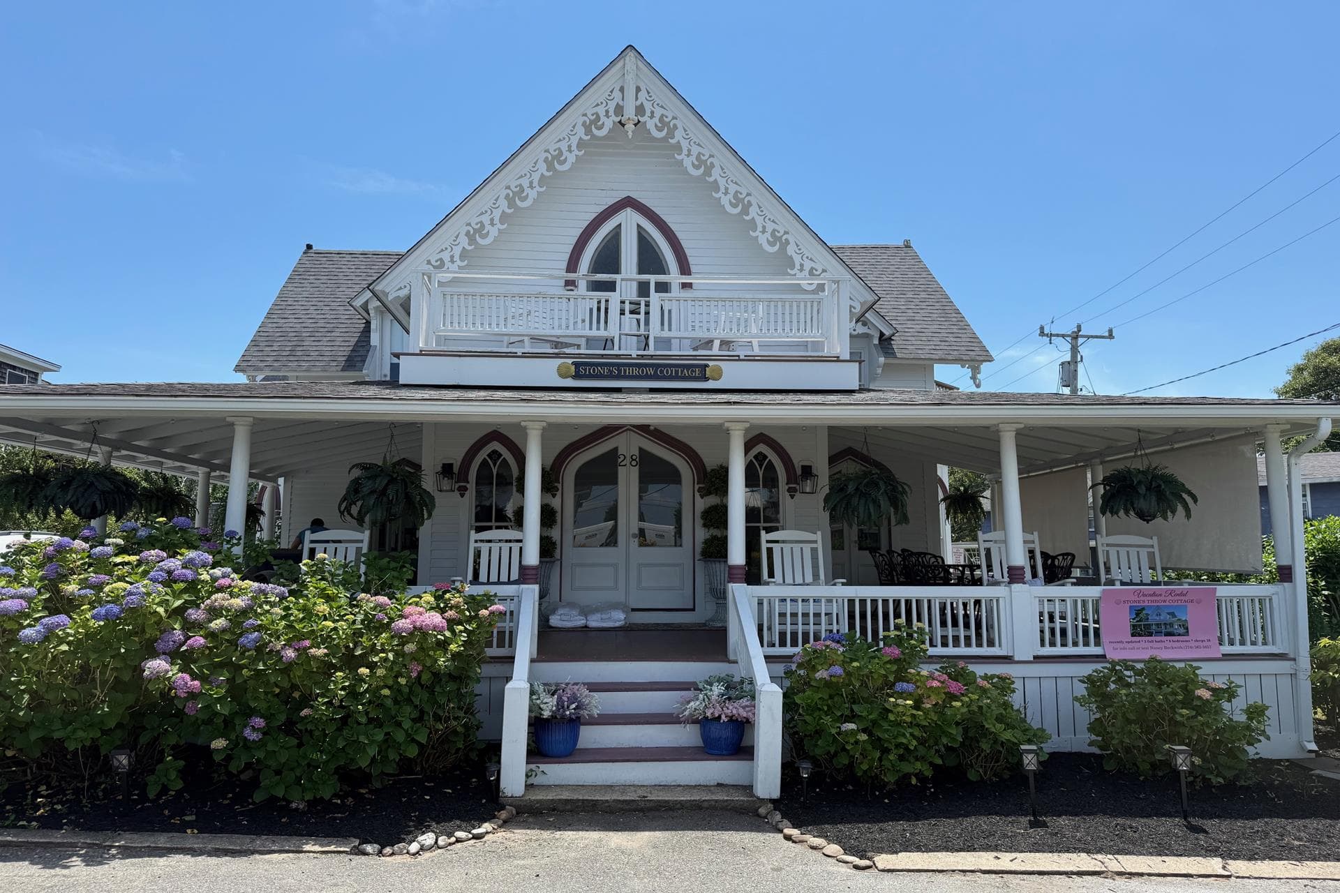 Newly Renovated 8 Bedroom Home Steps to Beach